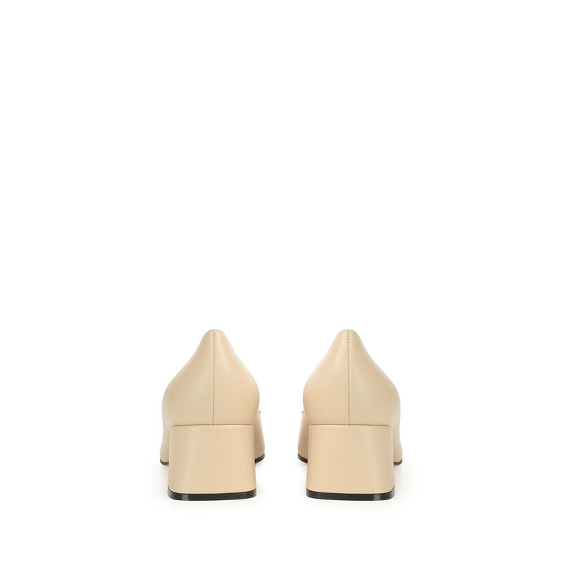 sr1 - Pumps Chalk