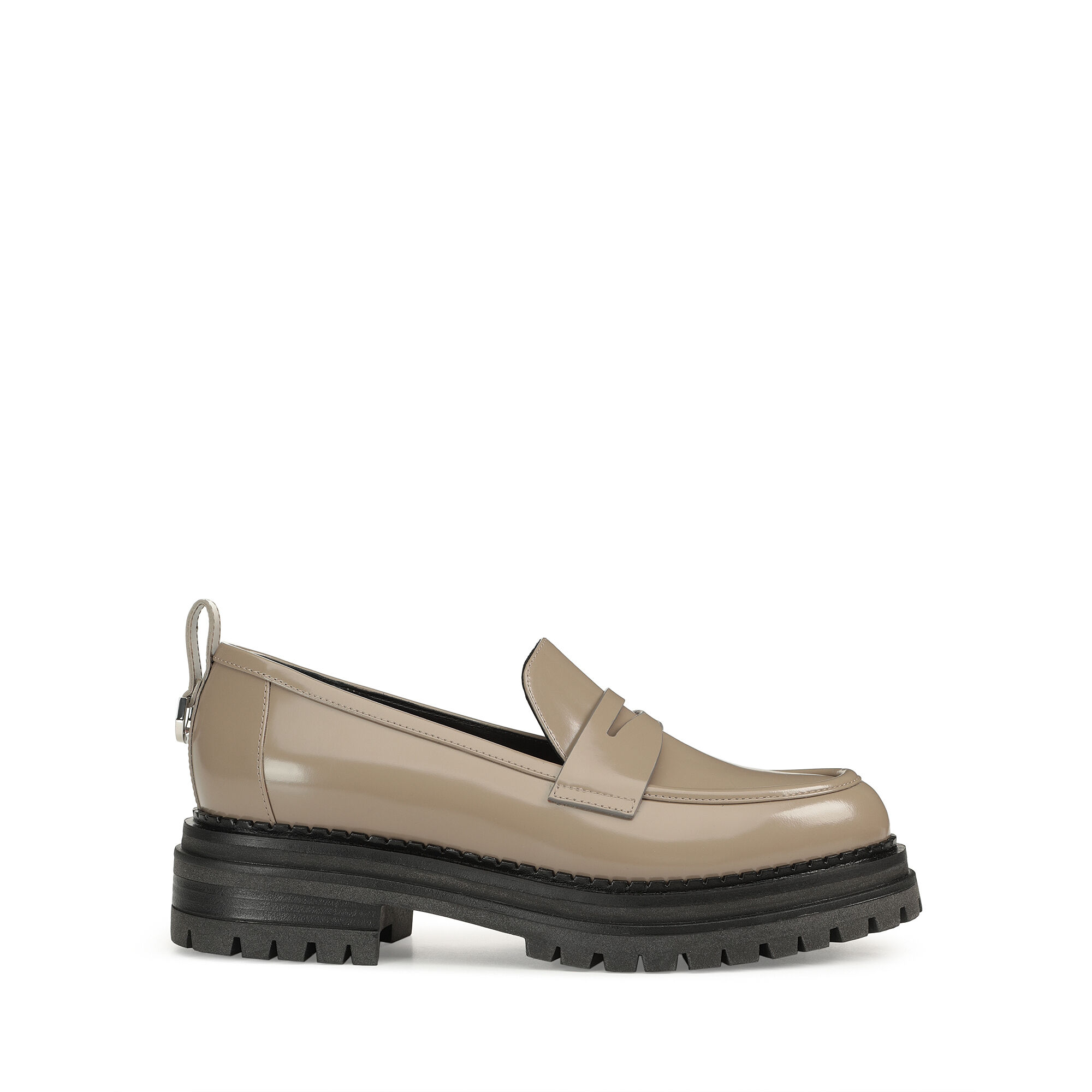 Loafers with small heel outlet