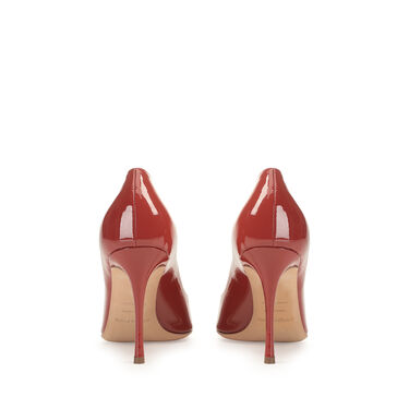 Godiva Blunt New, 2