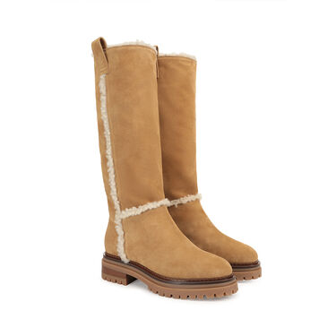 sr Winnie  - Boots Honey, 1