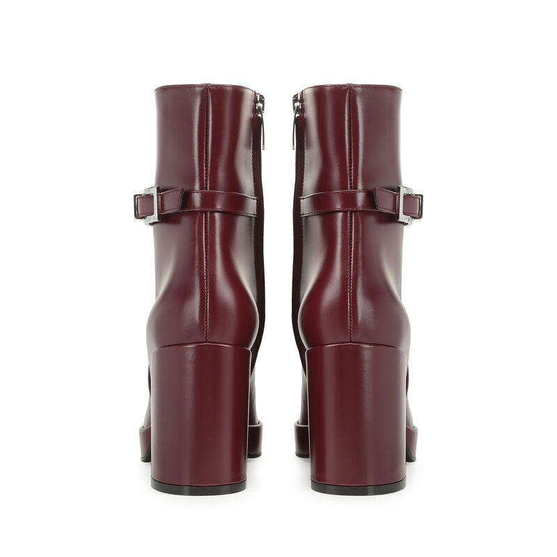 sr Nora - Booties Wine
